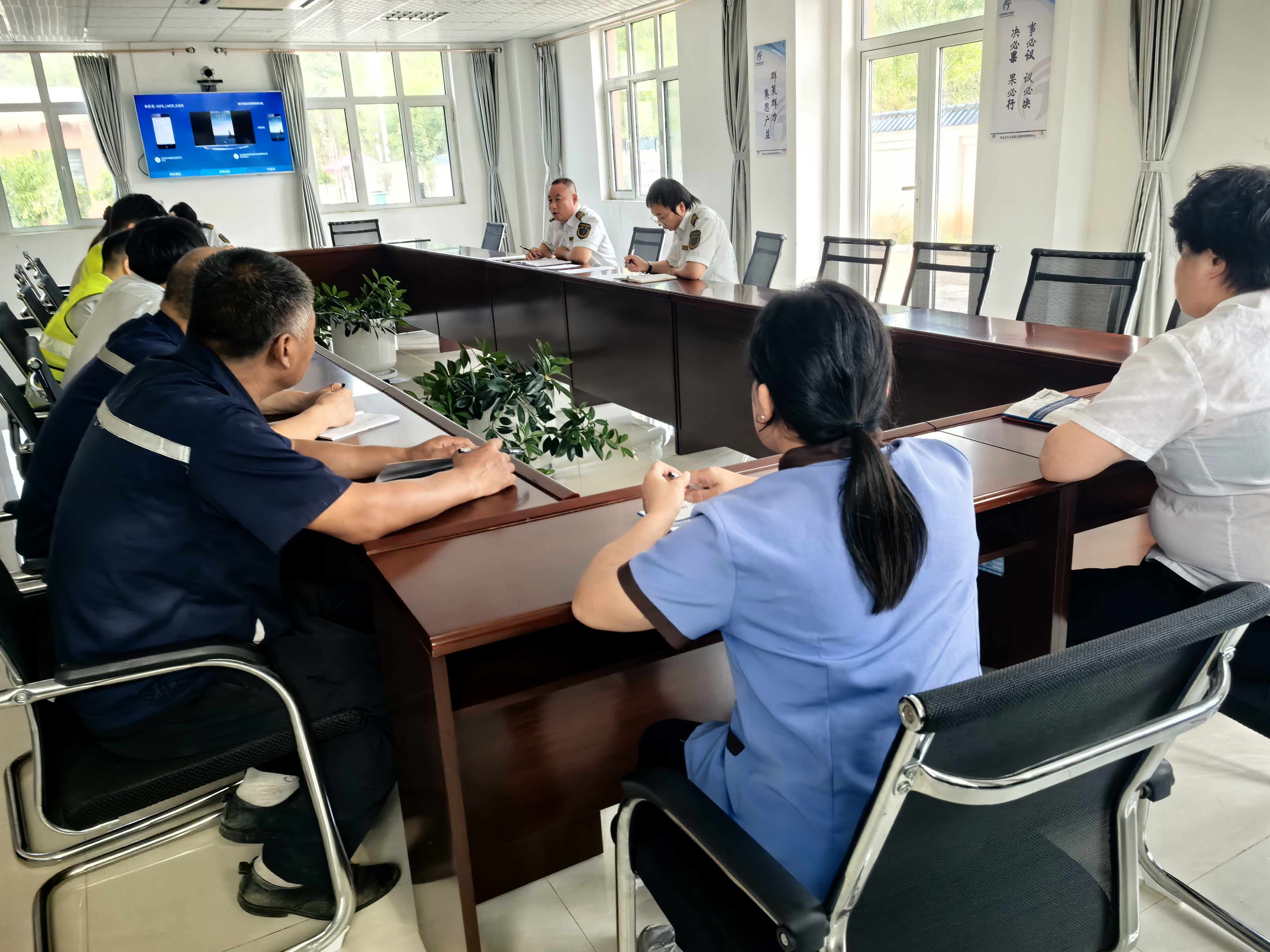刚性落实“三书一函”制度，内丘北收费站织密安全生产责任.jpg